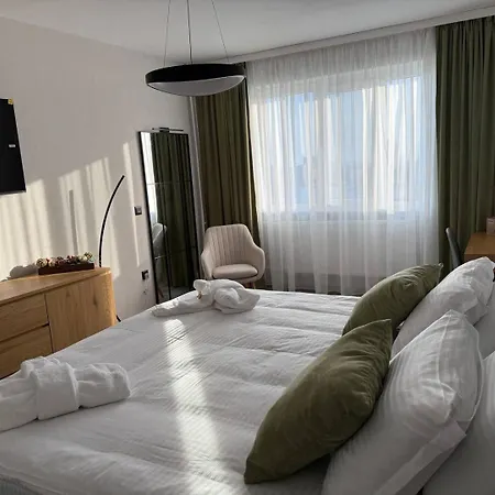 Apartament T&h Center