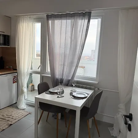 T&h Center Apartament Sliven