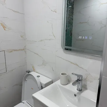 T&h Center Апартаменты *