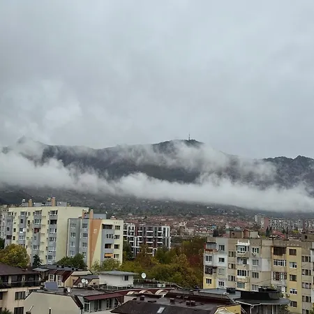 T&h Center Apartament Sliven