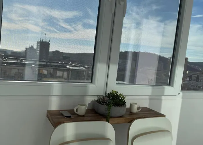 Apartment T&h Center *