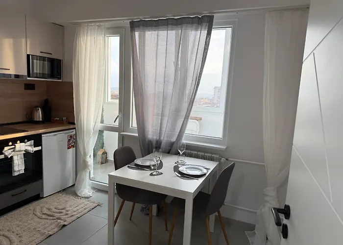 T&h Center Apartment Sliven