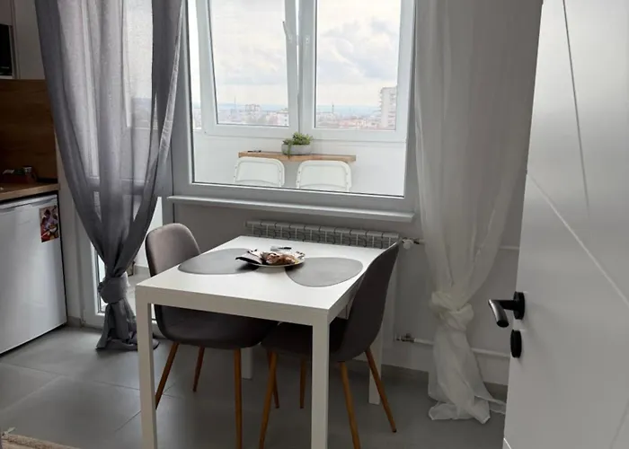 Apartment T&h Center